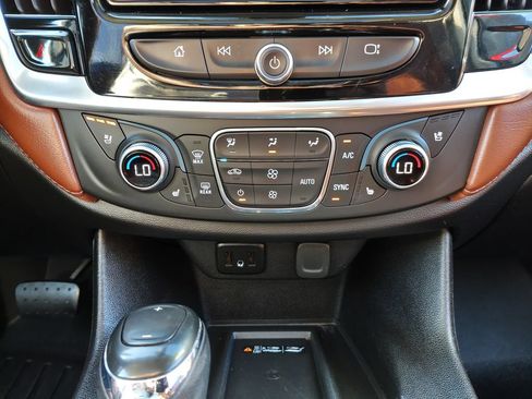 Used 2019 Chevrolet Traverse High Country w/ LPO, Floor Liner Package AWD/4WD image 28