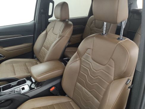 Used 2021 Kia Telluride SX w/ SX Prestige Package AWD/4WD image 17