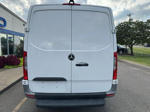 Used 2022 Mercedes-Benz Sprinter 2500 image 5