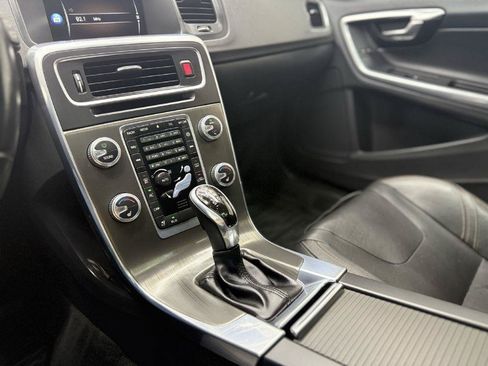 Used 2016 Volvo V60 T5 Cross Country AWD/4WD image 19