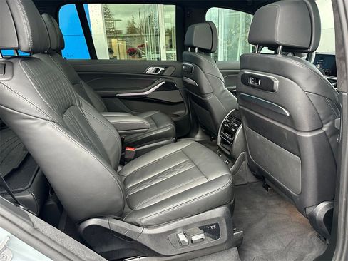 Used 2025 BMW X7 xDrive40i w/ Executive Package image 12
