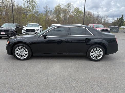 Used 2013 Chrysler 300 AWD w/ Driver Convenience Group image 2