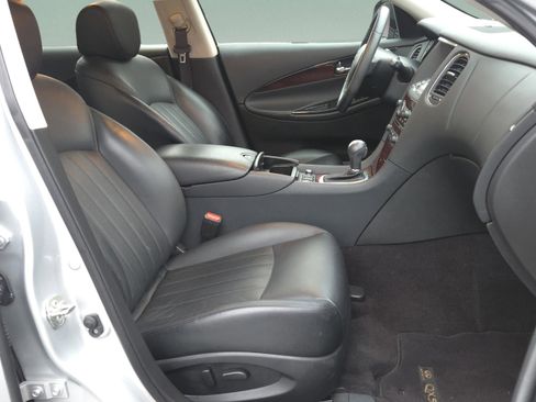 Used 2017 INFINITI QX50 2WD w/ Premium Plus Package image 40