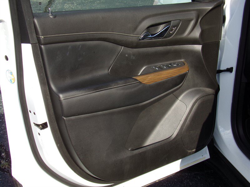 Used 2020 GMC Acadia SLE w/ LPO, Floor Liner Package FWD image 43