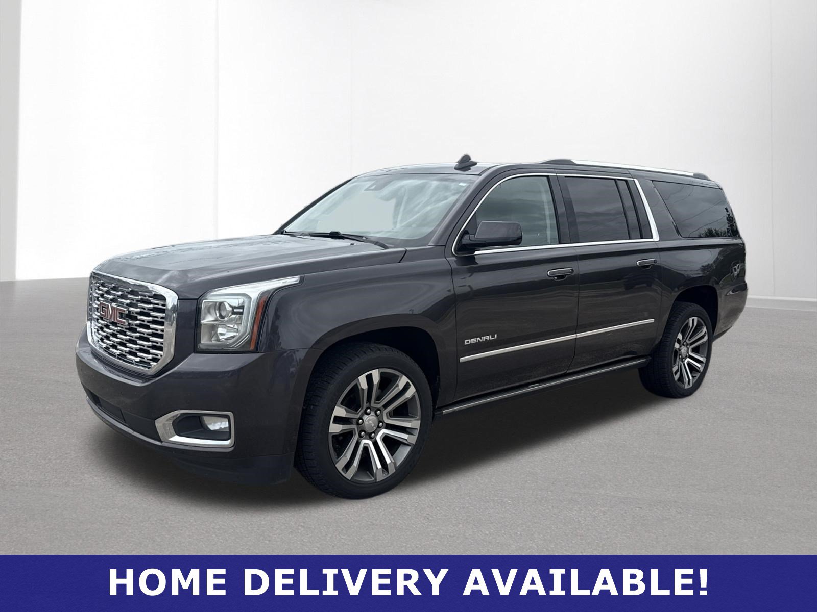 Used 2018 GMC Yukon XL Denali w/ Denali Ultimate Package AWD/4WD image 3