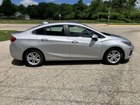 Used 2019 Chevrolet Cruze LT w/ LT Fleet Convenience Package FWD image 6