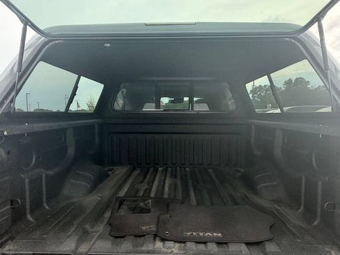 Used 2021 Nissan Titan SV w/ SV Convenience Package RWD image 43