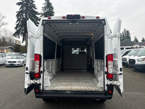 Used 2019 RAM ProMaster 2500 w/ Interior Convenience Group image 21