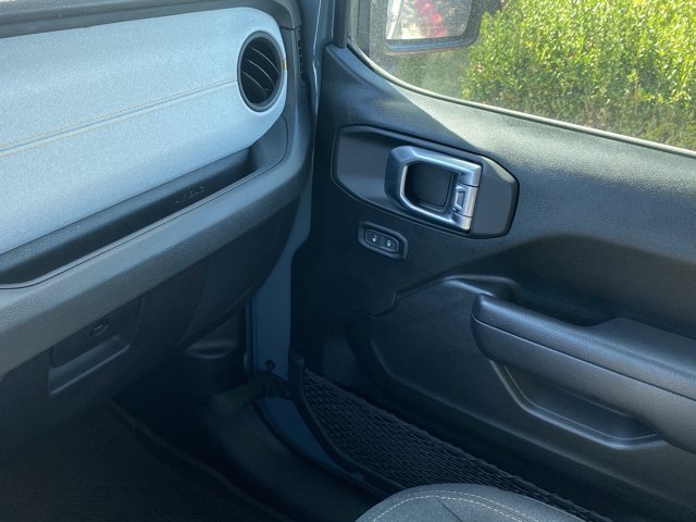 Used 2024 Jeep Wrangler Unlimited AWD/4WD image 23