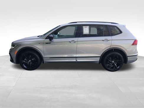 Used 2024 Volkswagen Tiguan SE R-Line AWD/4WD image 2