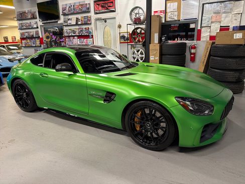 Used 2018 Mercedes-Benz AMG GT R image 4
