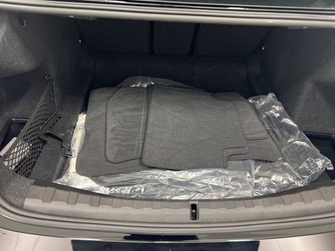 Used 2025 BMW 330i xDrive Sedan w/ Premium Package image 9