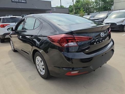 Used 2020 Hyundai Elantra SE FWD image 3