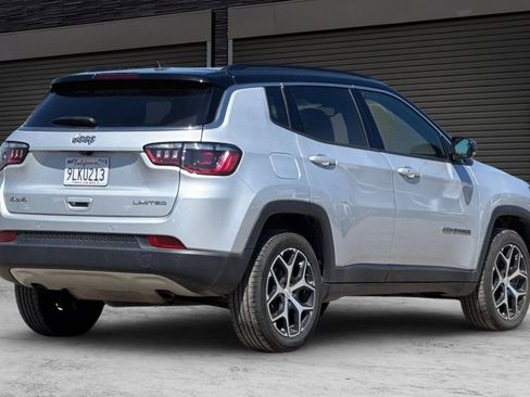 Used 2024 Jeep Compass Limited AWD/4WD image 4