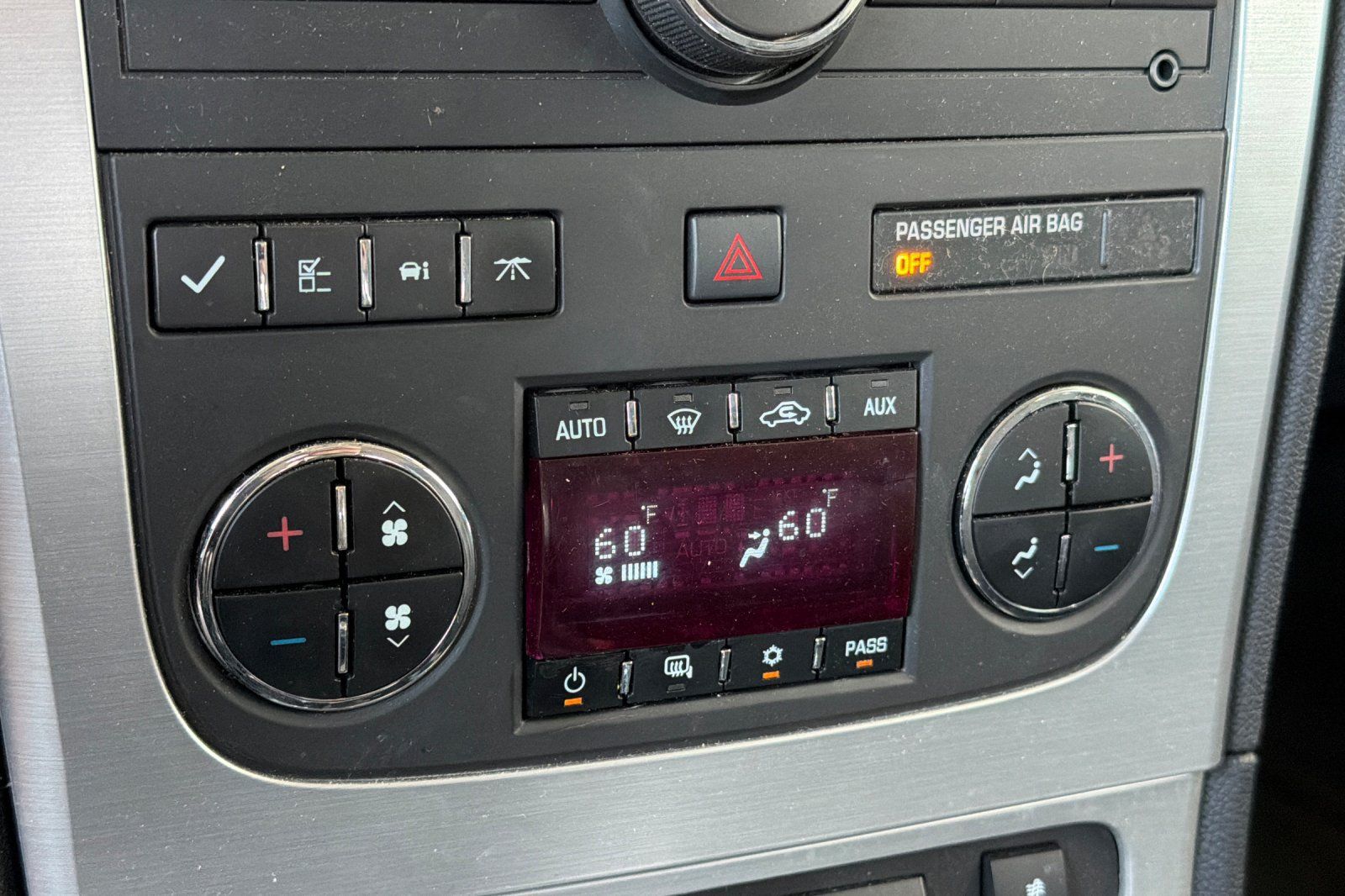 Used 2009 GMC Acadia SLT w/ Visibility Package FWD image 18