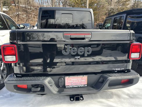 Certified 2021 Jeep Gladiator Sport image 5