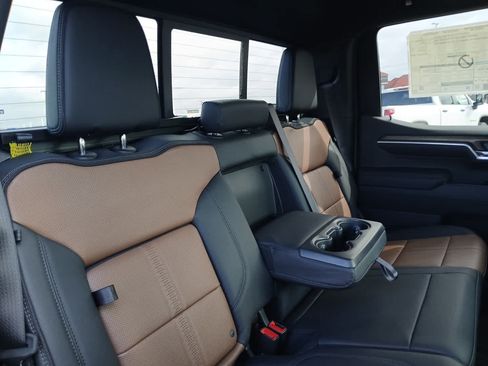 New 2026 Chevrolet Silverado 1500 High Country w/ High Country Premium Package AWD/4WD image 93