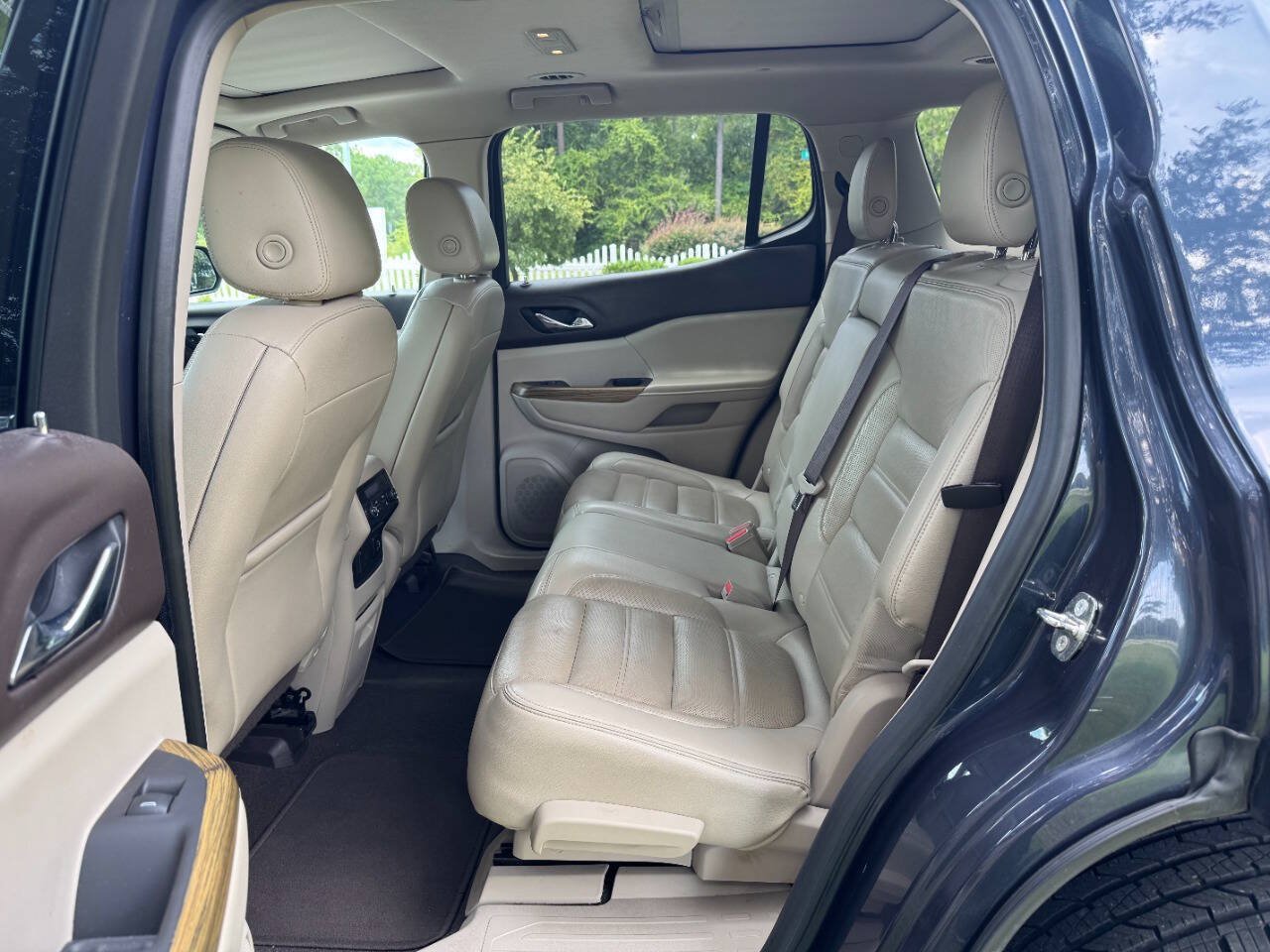 Used 2018 GMC Acadia Denali w/ Technology Package AWD/4WD image 12