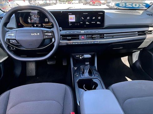 Used 2025 Kia K4 FWD image 7