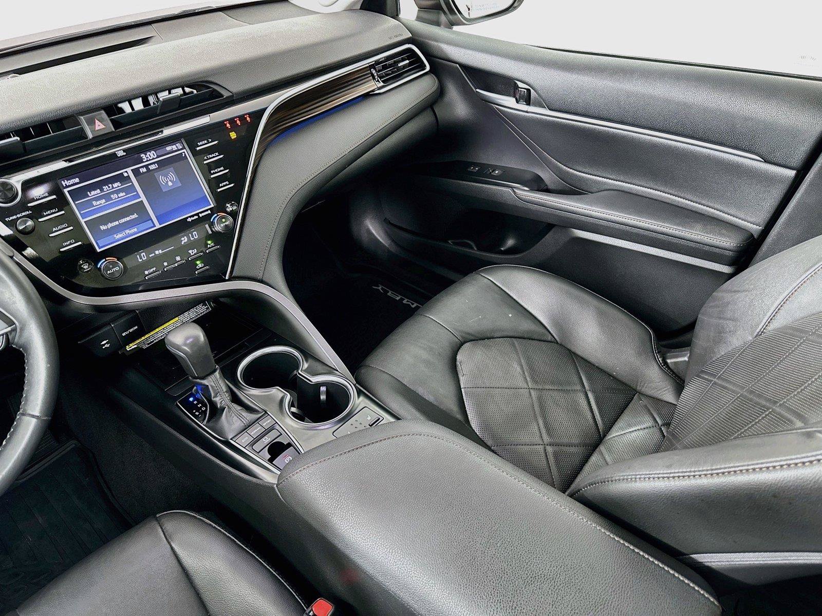Used 2018 Toyota Camry XLE FWD image 25