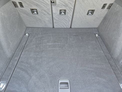 Used 2022 Porsche Macan image 39