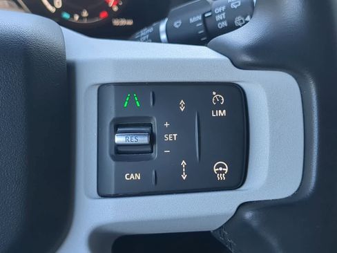 Used 2025 Land Rover Defender 110 S image 26