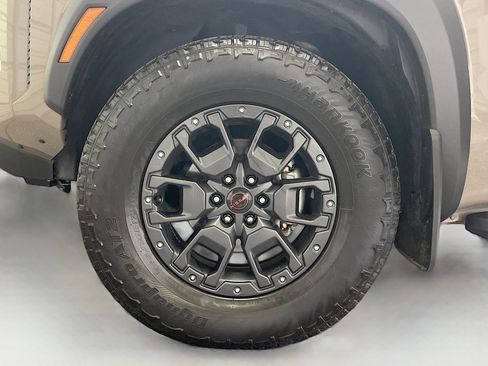 Used 2022 Nissan Frontier PRO-4X w/ Pro-4X Premium Package image 24