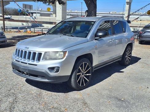 Used 2014 Jeep Compass Sport w/ Power Value Group FWD image 3