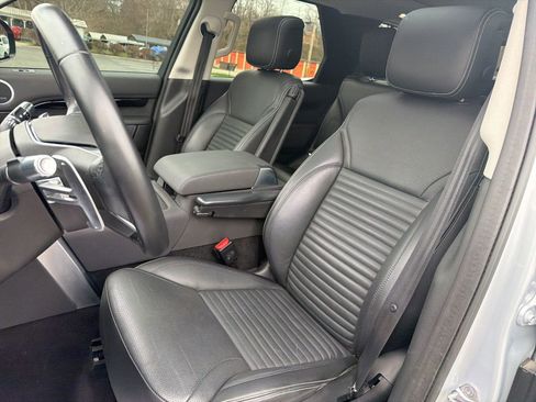 Used 2022 Land Rover Discovery S image 21