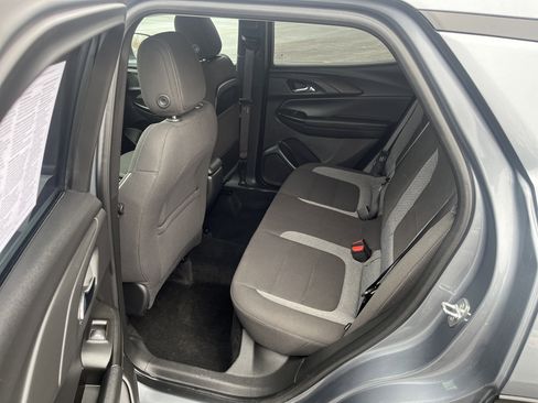 Used 2022 Chevrolet TrailBlazer LT w/ Convenience Package image 12