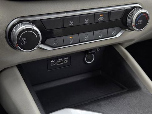 Used 2025 Nissan Altima 2.5 SV image 21