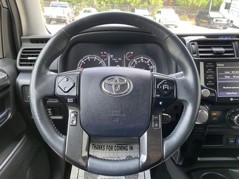 Used 2020 Toyota 4Runner TRD Off-Road Premium w/ Moonroof Package AWD/4WD image 18