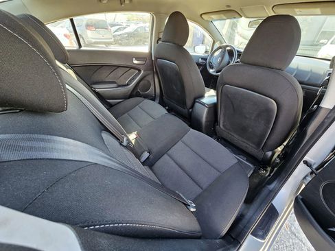 Used 2017 Kia Forte LX image 13