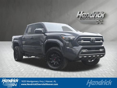 Used 2025 Toyota Tacoma SR5 image 1