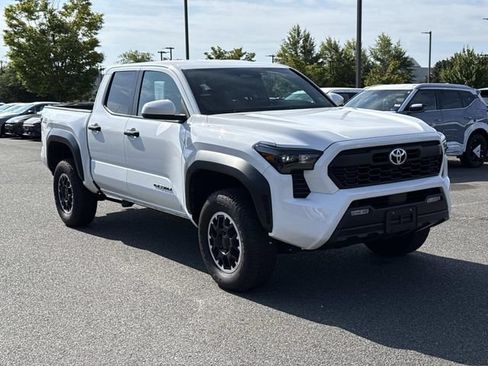 Used 2024 Toyota Tacoma TRD Off-Road AWD/4WD image 1
