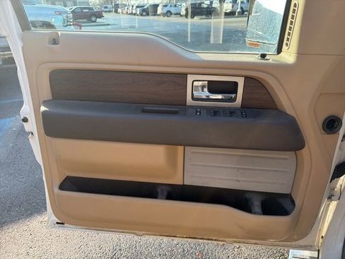 Used 2014 Ford F150 Lariat w/ Lariat Chrome Package image 18