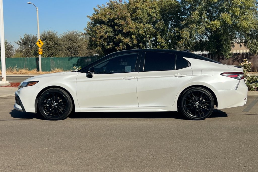 Certified 2021 Toyota Camry XSE FWD image 9