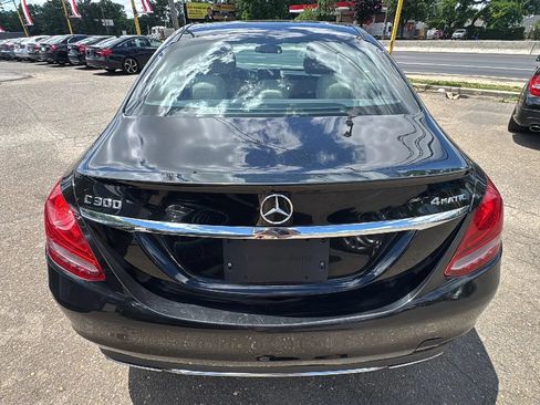Used 2018 Mercedes-Benz C 300 4MATIC Sedan image 6