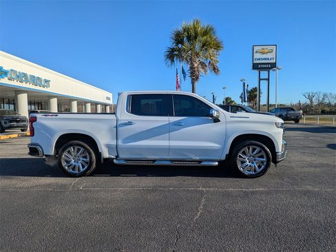 Used 2020 Chevrolet Silverado 1500 LTZ w/ LTZ Premium Package image 3