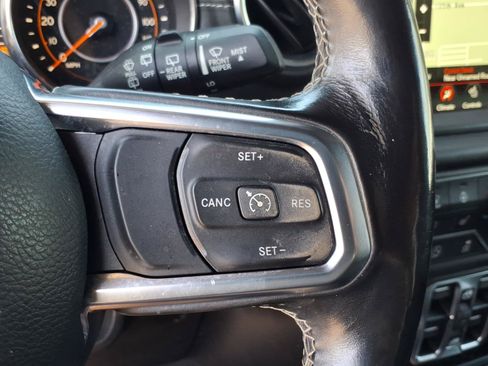 Used 2019 Jeep Wrangler Unlimited Sahara AWD/4WD image 25