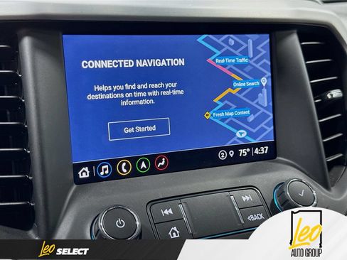 Used 2023 GMC Acadia SLT AWD/4WD image 16