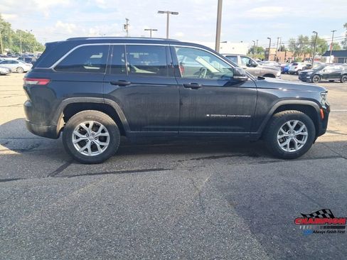 Used 2023 Jeep Grand Cherokee Limited AWD/4WD image 8