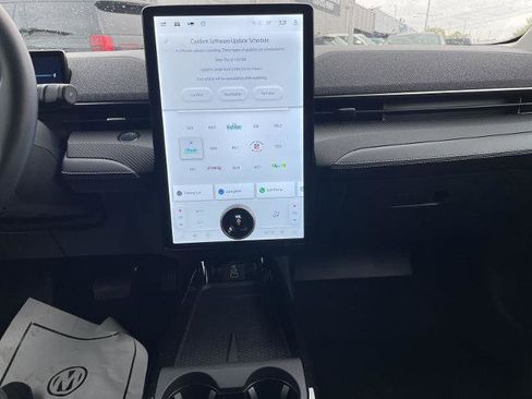 Certified 2025 Ford Mustang Mach-E Premium image 5