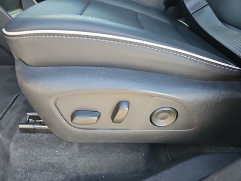 Used 2025 Buick Enclave Preferred image 17