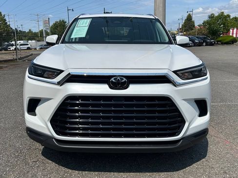 Certified 2025 Toyota Grand Highlander FWD image 2