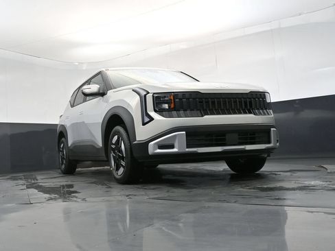 Used 2027 Kia Seltos LX AWD/4WD image 25