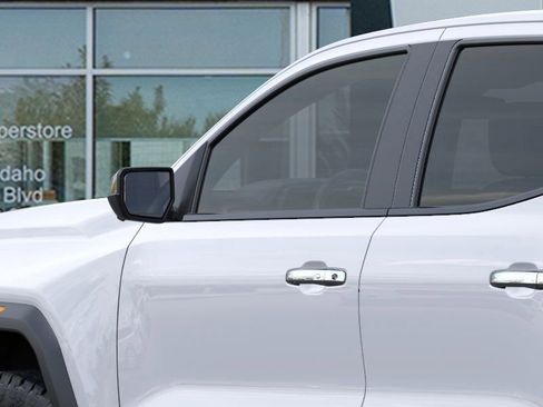 New 2026 GMC Canyon Denali AWD/4WD image 12