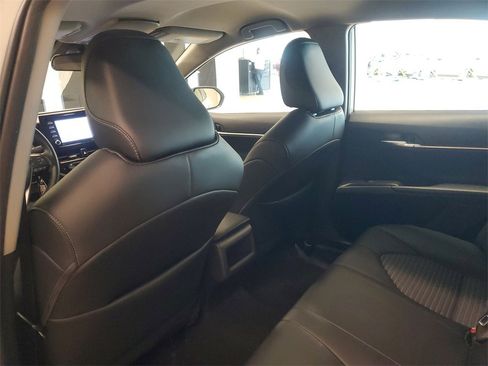 Used 2024 Toyota Camry SE image 13