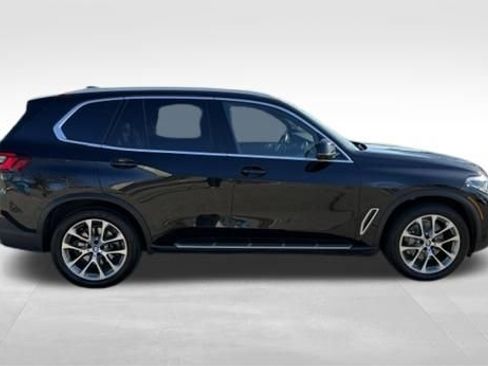 Used 2023 BMW X5 xDrive40i w/ Premium Package image 4