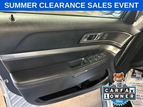 Used 2018 Ford Explorer XLT AWD/4WD image 11